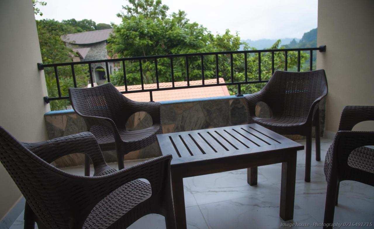 Ever Breeze Ella Hotel Exterior foto